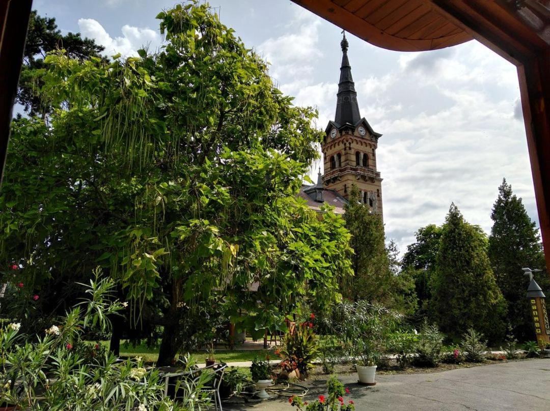 Bed and Breakfast Harang Panzió Gyomaendrőd Exterior foto